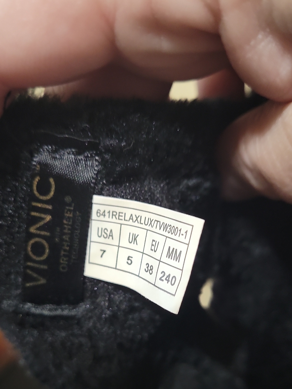 Vionic Relax Lux Black Plush Slippers Size 7 - Picture 4 of 5